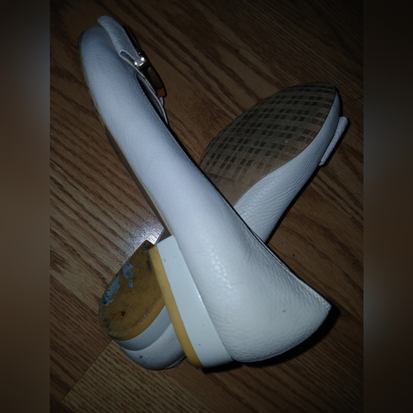 Givenchy Leather Off White Loafers - Picture 2 of 3